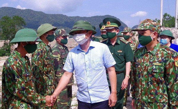 Bí thư Tỉnh ủy tỉnh TT- Huế Lê Trường Lưu kiểm tra công tác phòng, chống dịch trên địa bàn huyện A Lưới.