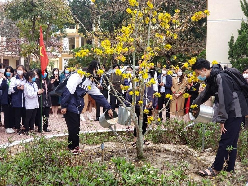 Nam sinh lớp 11 trường THPT Lương Thế Vinh (Quảng Bình) “tỏa sáng” ảnh 3
