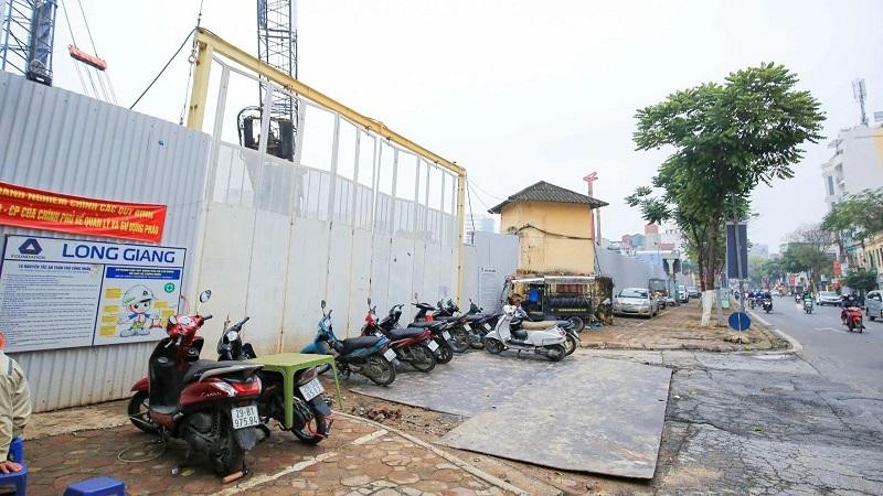 Khu đất 175 Nguyễn Thái Học được coi là mảnh đất vàng, đất kim cương còn sót lại ở Hà Nội (Ảnh: Người đưa tin)