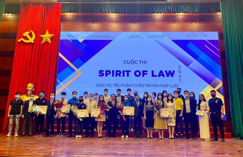 Trao giải cuộc thi Sáng tác tiểu phẩm tuyên truyền pháp luật "Spirit of Law" ảnh 1