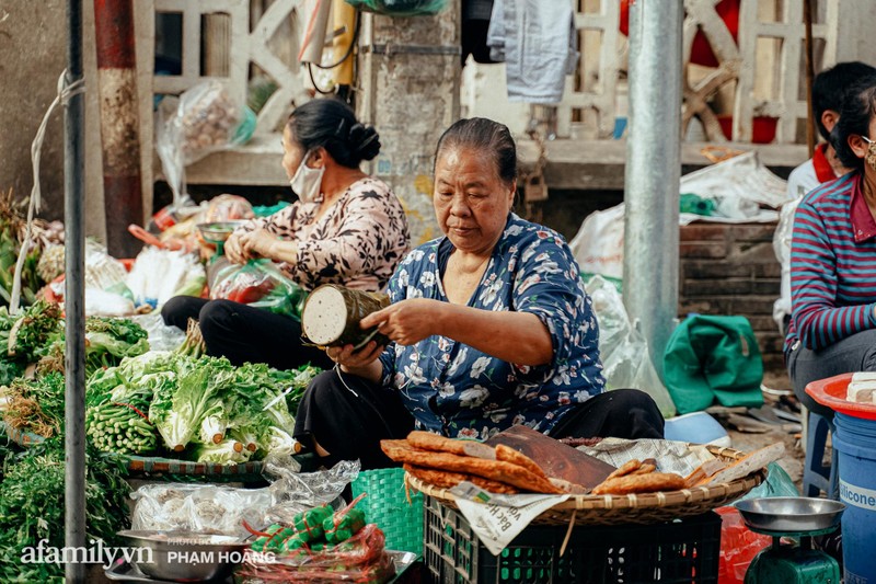Ngôi chợ lâu đời nhất phố cổ được giới nhà giàu chuộng mua vì toàn đồ chất lượng tươi ngon ảnh 15