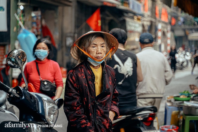 Ngôi chợ lâu đời nhất phố cổ được giới nhà giàu chuộng mua vì toàn đồ chất lượng tươi ngon ảnh 22