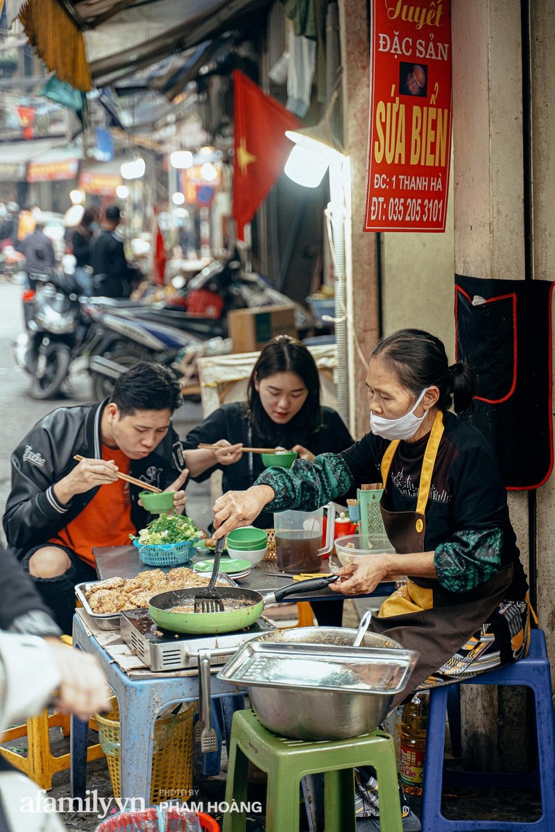 Ngôi chợ lâu đời nhất phố cổ được giới nhà giàu chuộng mua vì toàn đồ chất lượng tươi ngon ảnh 3