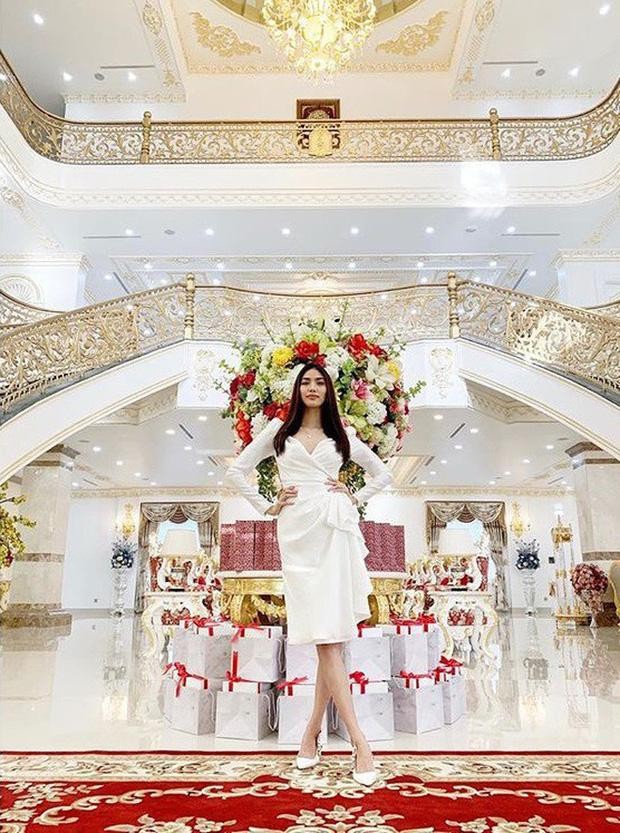 Thăm biệt thự dát vàng của Lan Khuê và ông xã đại gia ảnh 4