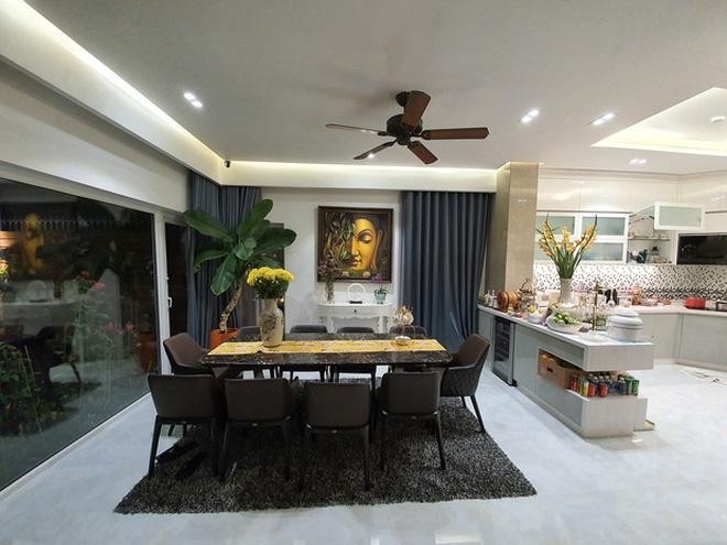 Thăm biệt thự rộng 1300 mét vuông giữa lòng thành phố của siêu mẫu Vũ Thu Phương ảnh 4