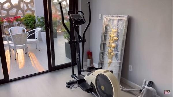 Biệt thự bạc tỷ có thang máy của Việt Hương tại TP HCM ảnh 12