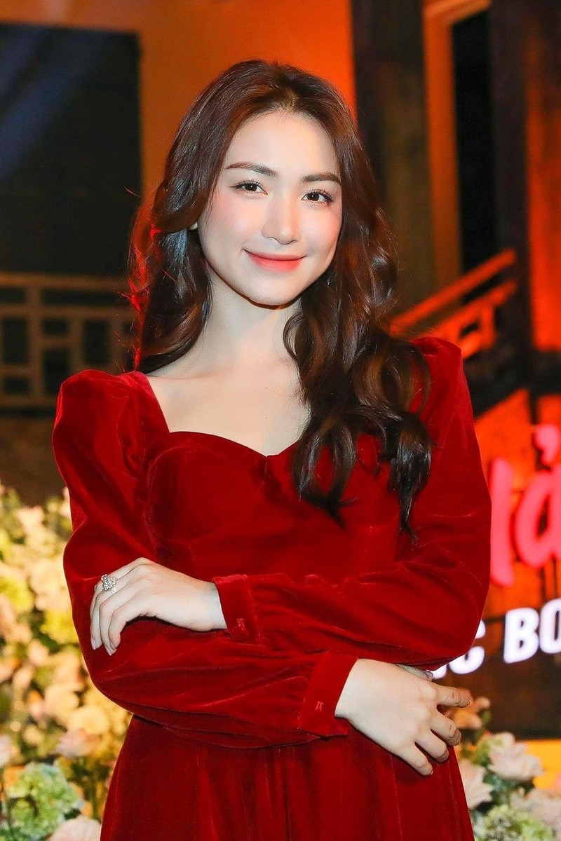 Hòa Minzy rạng rỡ hậu ly hôn ảnh 4