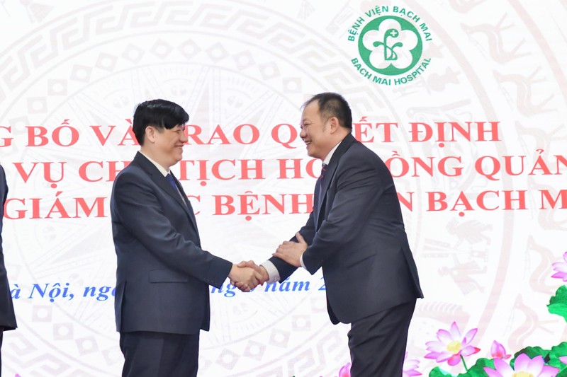 Tiến sĩ Dương Đức Hùng - Chủ tịch Hội đồng quản lý Bệnh viện Bạch Mai: "Tôi cần có nhiều thời gian trong một ngày hơn nữa để cống hiến cho bệnh viện" ảnh 3
