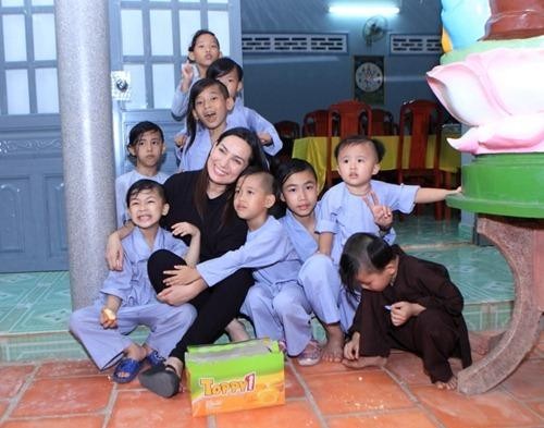 Wendy Phạm – con gái ruột cố ca sĩ Phi Nhung thông báo có thêm em nuôi thứ 24 ảnh 3