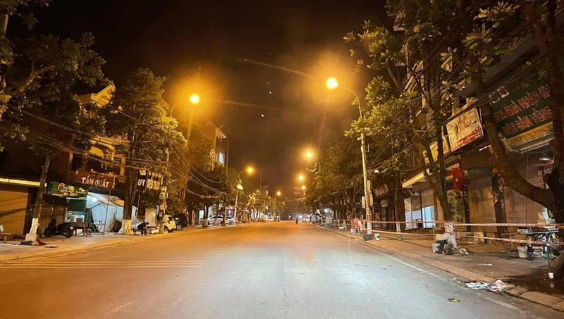 Đường phố Vĩnh Yên vắng vẻ