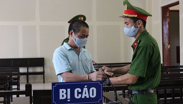 Bị cáo Nguyễn Hữu Hùng tại phiên tòa.