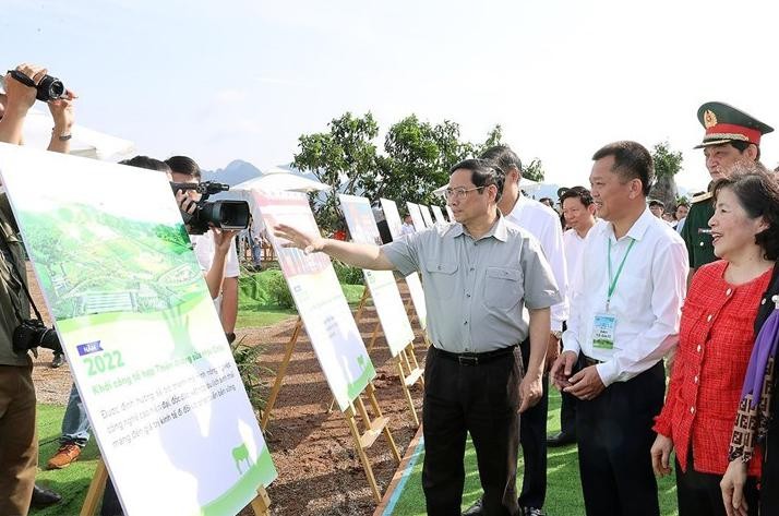 Thủ tướng Phạm Minh Chính dự Lễ khởi công tổ hợp Thiên đường sữa Mộc Châu ảnh 3