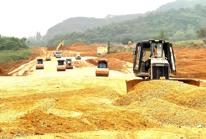 Nhà thầu xây dựng cho rằng, đơn giá định mức xây lắp cầu đường hiện nhiều bất cập
