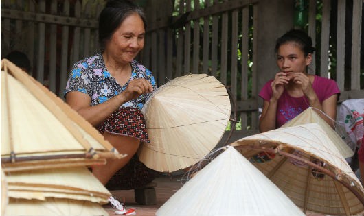Làng nghề làm nón Nga Sơn vang danh một thời. Ảnh: Xuân Hồng.