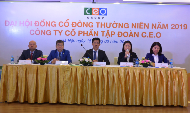 Đoàn Chủ tịch làm việc tại Đại hội đồng cổ đông thường niên năm 2019