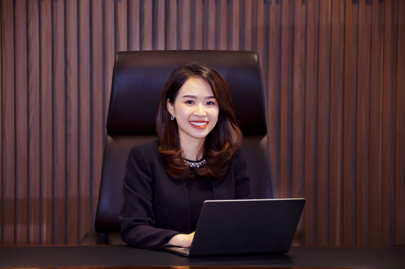 Bà Trần Thị Thu Hằng đảm nhiệm vị trí Chủ Tịch HĐQT Kienlongbank (KSBank) nhiệm kỳ 2018-2022.