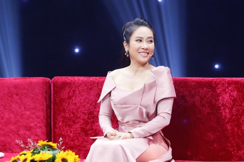 NSƯT Vân Khánh: Tuổi thơ cơ cực, đi hát từ năm 13 tuổi để giúp gia đình ảnh 1