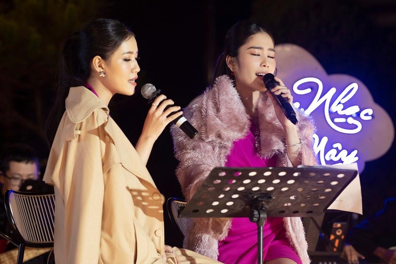 Nam Em rủ thí sinh Miss World Vietnam 2022 hát trong đêm nhạc riêng ở Đà Lạt ảnh 2