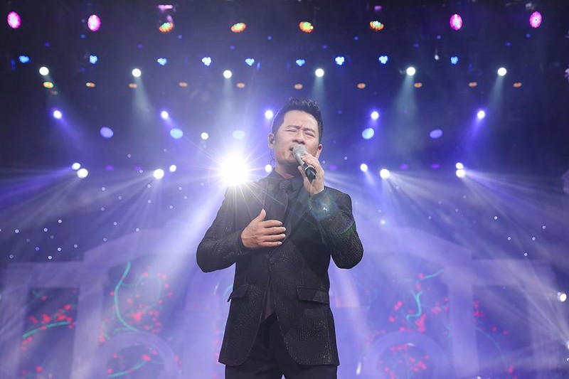 Bằng Kiều, Lệ Quyên, Quang Dũng, Quang Hà thăng hoa trong liveshow ở Hà Nội ảnh 12