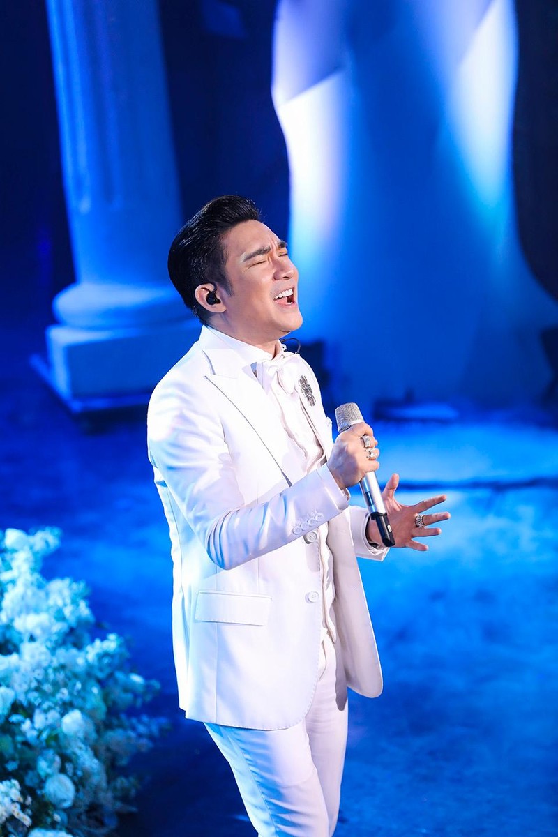 Bằng Kiều, Lệ Quyên, Quang Dũng, Quang Hà thăng hoa trong liveshow ở Hà Nội ảnh 2