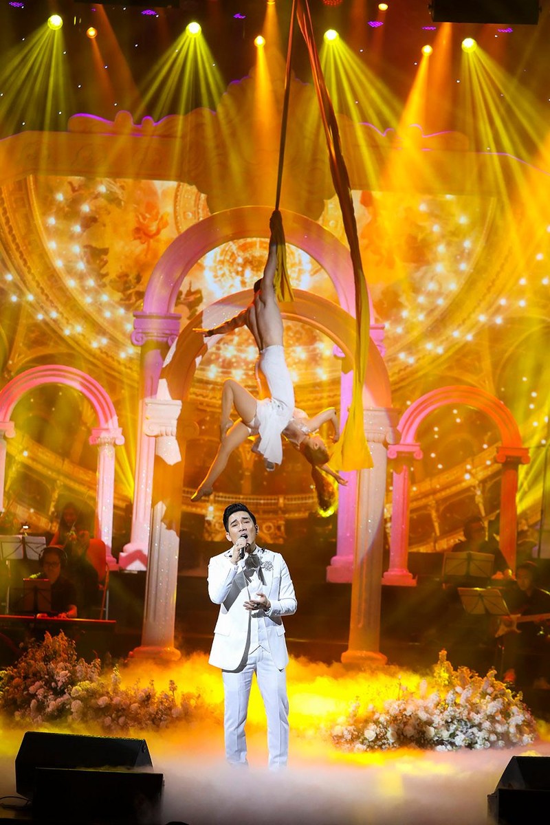 Bằng Kiều, Lệ Quyên, Quang Dũng, Quang Hà thăng hoa trong liveshow ở Hà Nội ảnh 3