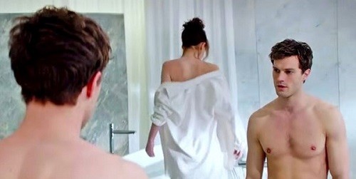 "50 sắc thái" qua lời kể của nhân vật Christian sẽ giúp độc giả rõ hơn người đàn ông này cũng như hiểu trọn vẹn hơn quan hệ giữa Christian và Anastasia Steele - Ảnh chụp màn hình