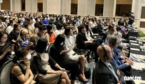 Vải sợi cà phê, sen, hàu - nguyên liệu định hướng thời trang 2022 ảnh 2