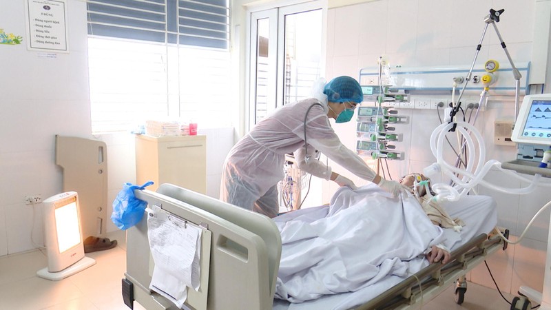 Kể cả những người mắc COVID-19 ở thể nhẹ vẫn để lại những di chứng.