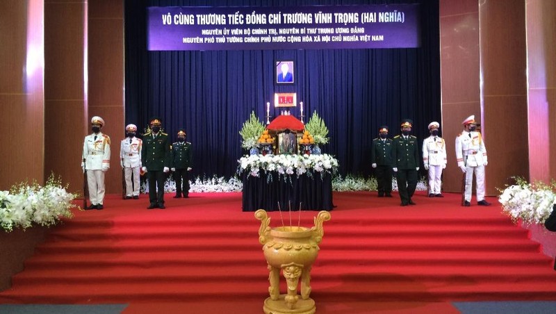 Linh cữu đồng chí Trương Vĩnh Trọng được đưa tới Hội trường lớn tỉnh Bến Tre. - Ảnh: VGP