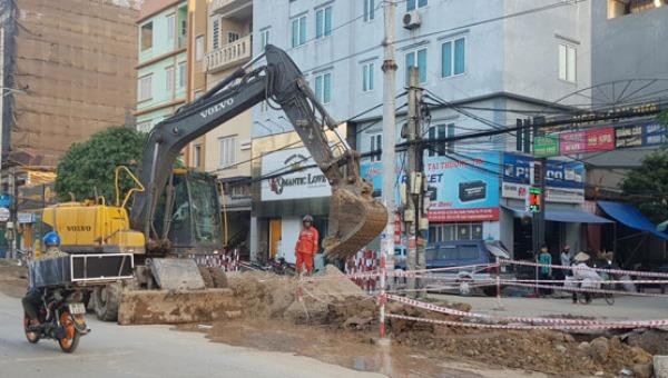 Thi công đường 427, đoạn qua địa bàn huyện Thường Tín (Hà Nội) năm 2020. Ảnh minh hoạ: Vân Nga/HNM