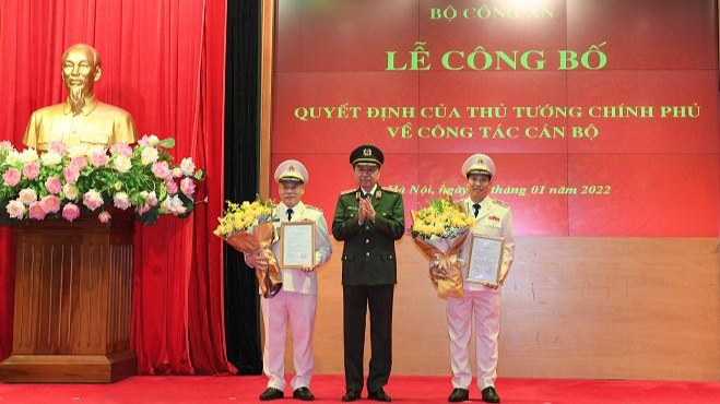 hừa ủy quyền, Bộ trưởng Tô Lâm trao Quyết định bổ nhiệm chức vụ Thứ trưởng Bộ Công an đối với Thiếu tướng Lê Văn Tuyến và Thiếu tướng Nguyễn Văn Long.