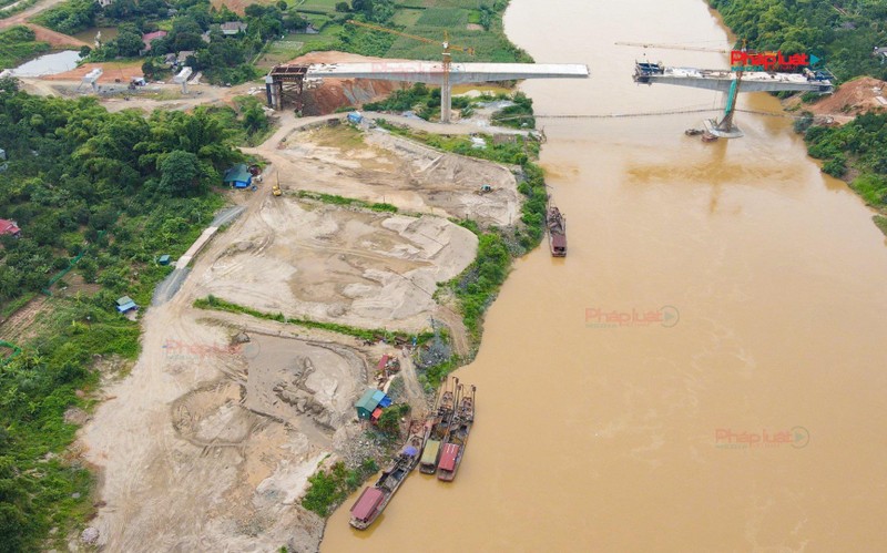 Lào Cai: Hàng loạt sai phạm trong khai thác, tập kết cát sỏi của Công ty TNHH Gia Hùng Thịnh