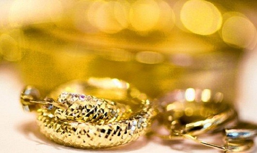 Vàng quay đầu giảm, nguy cơ bán tháo của giới đầu tư