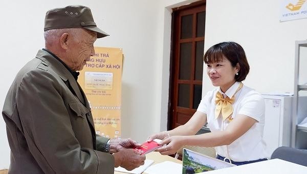 Bưu điện tích hợp danh sách của đối tượng hưởng để chi trả cho các đối tượng vào cùng một thời gian, giúp các đối tượng không phải mất công đi lại nhiều lần.