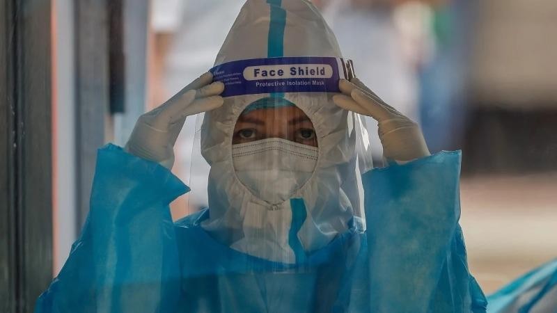 Lo “vỡ trận” vì COVID-19, y bác sĩ Philippines viết đơn yêu cầu tái phong tỏa thủ đô