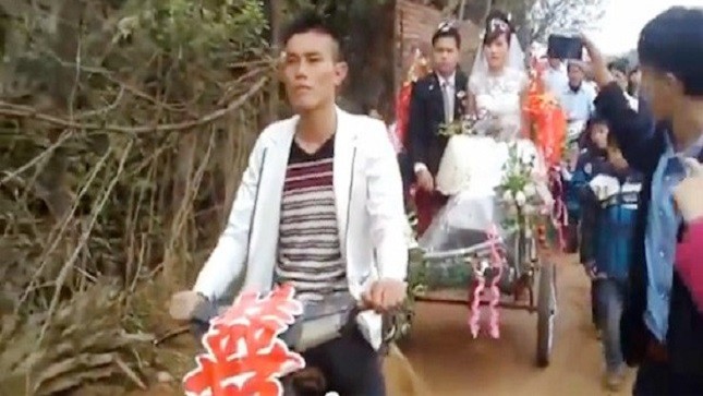 Độc đáo: Đón dâu bằng xe kiến an
