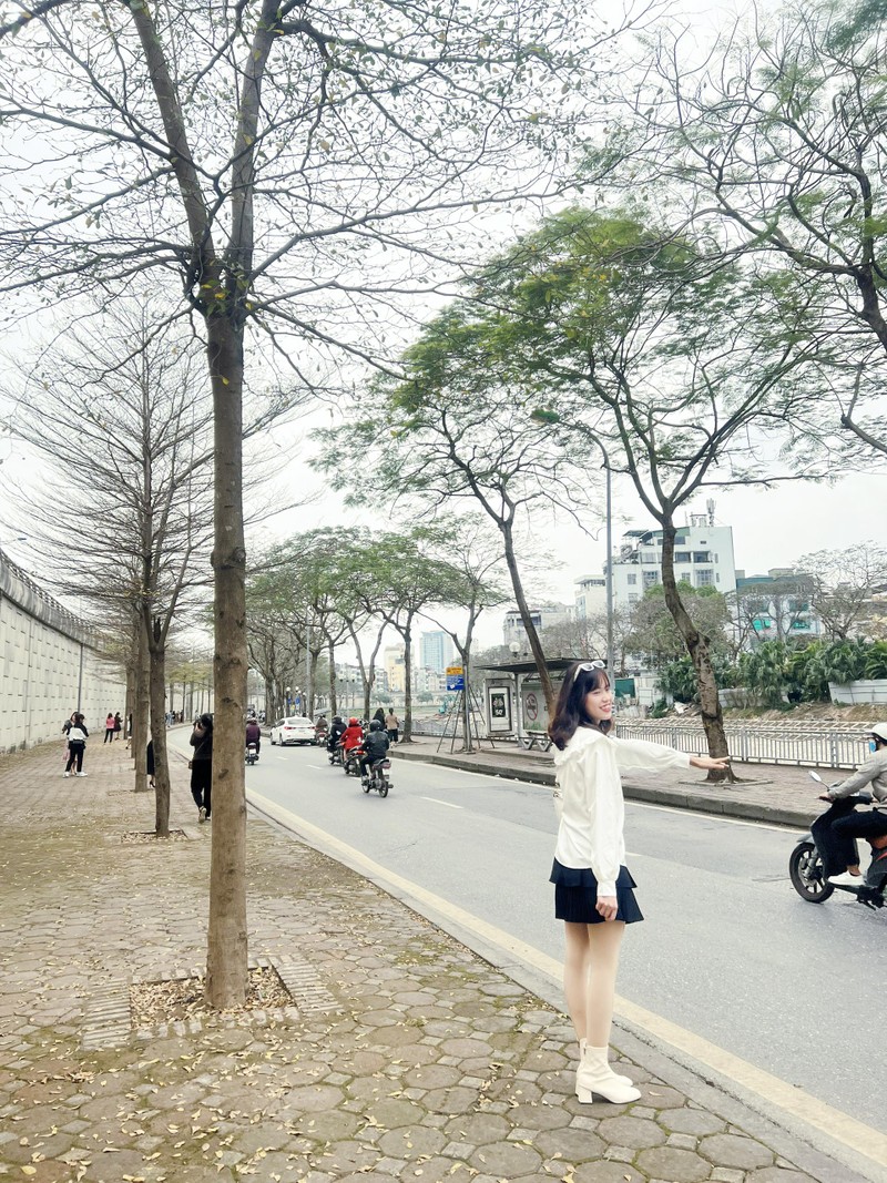 Người Hà Nội đổ xô chụp ảnh ở đoạn đường đẹp như Hàn Quốc bên sông Tô Lịch ảnh 9