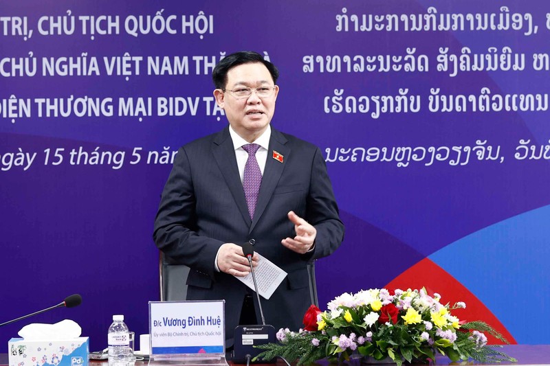 Chủ tịch Quốc hội thăm ‘sứ giả’ gìn giữ, phát triển quan hệ đặc biệt Việt – Lào ảnh 1