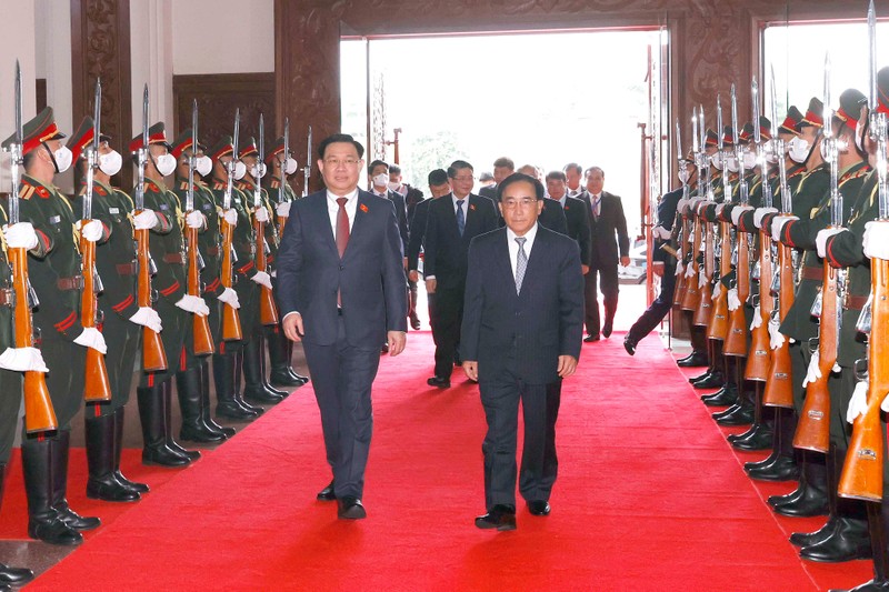 Nâng tầm hợp tác kinh tế thành một trụ cột thực sự trong quan hệ hai nước Việt - Lào ảnh 1