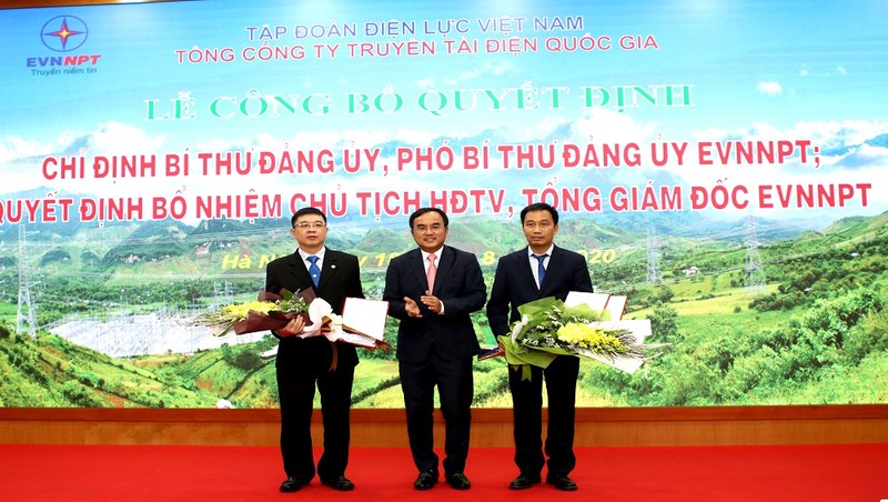 Chủ tịch HĐTV EVN trao quyết định bổ nhiệm 2 vị trí lãnh đạo cao nhất của EVNNPT
