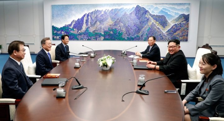 Quang cảnh tại cuộc họp.
