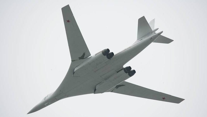 Máy bay ném bom siêu thanh Tu-160 của Nga.
