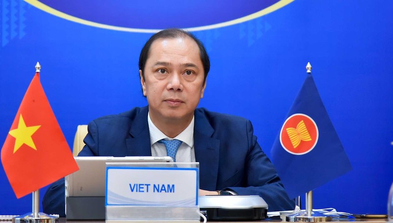 Thứ trưởng Ngoại giao Nguyễn Quốc Dũng dự tham vấn.