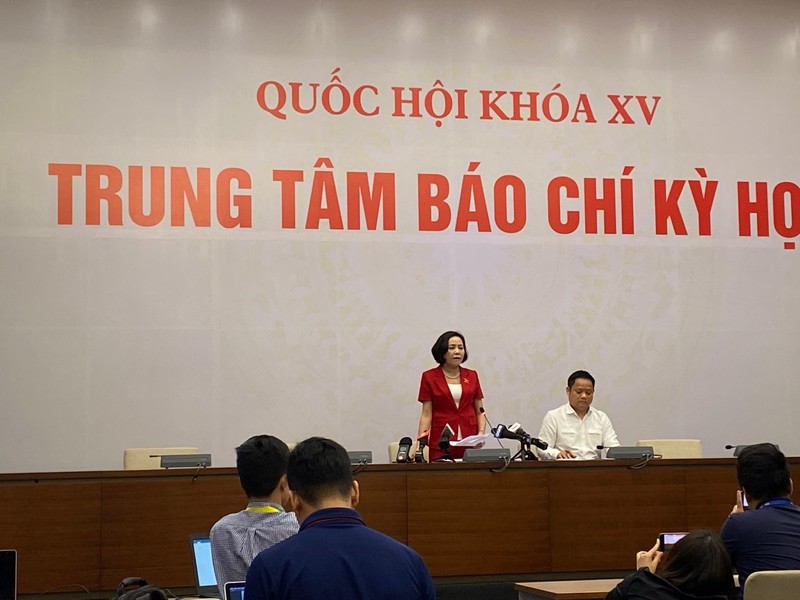 Trưởng Ban Công tác đại biểu Nguyễn Thị Thanh thông tin với báo chí về kết quả công tác nhân sự.