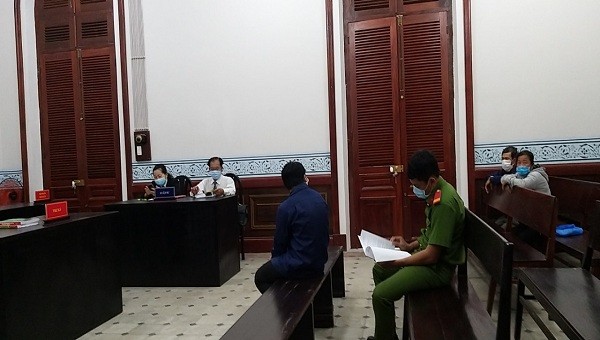 Bị cáo Cường lĩnh án vì thực hiện hành vi đồi bại với bé gái 7 tuổi.
