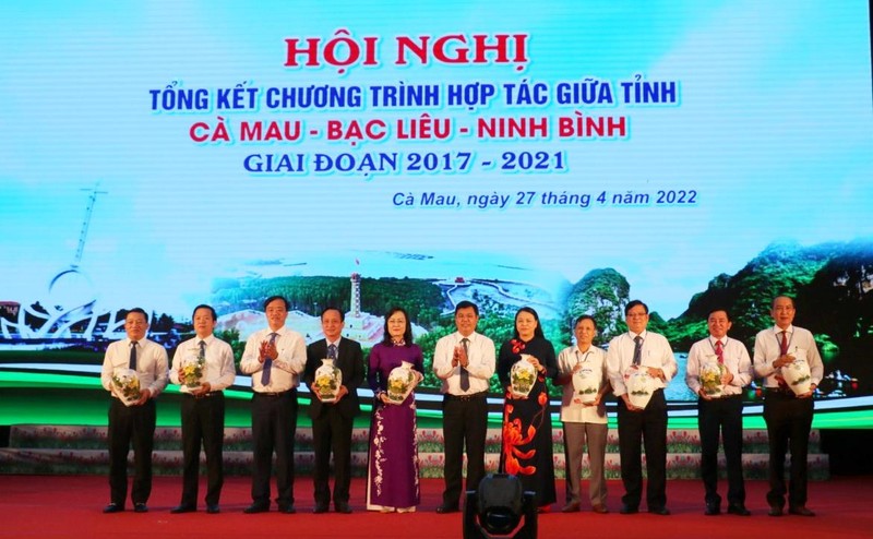 Đẩy mạnh hợp tác phát triển KT-XH tỉnh Cà Mau - Bạc Liêu - Ninh Bình ảnh 6