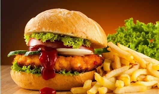 Tránh ăn những thực phẩm sau vào bữa tối nếu không muốn rước họa vào thân