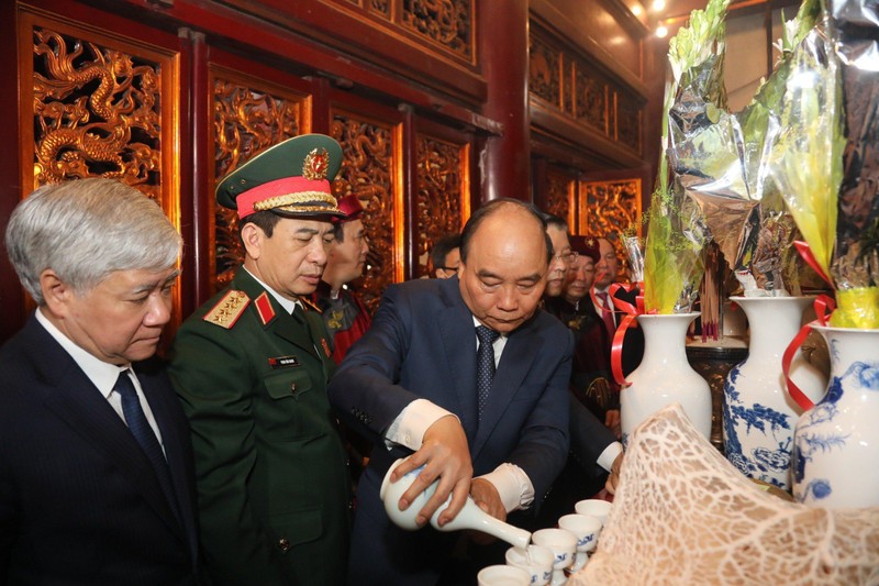 Chủ tịch nước Nguyễn Xuân Phúc dâng hương giỗ Tổ Hùng Vương ảnh 1