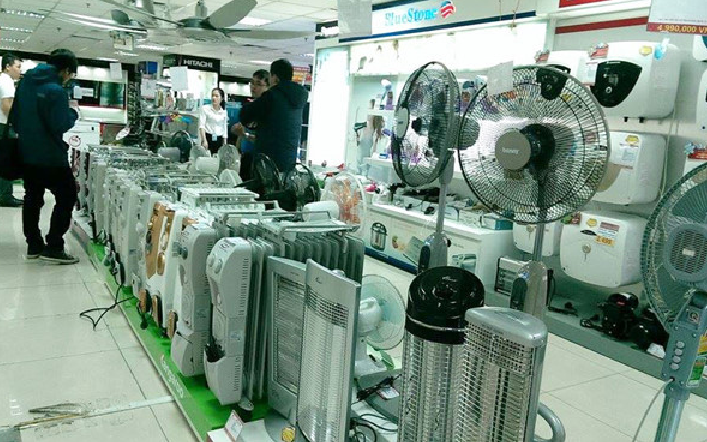 Thị trường thiết bị sưởi ấm đã khá nhộn nhịp khi mùa lạnh mới chớm bắt đầu.