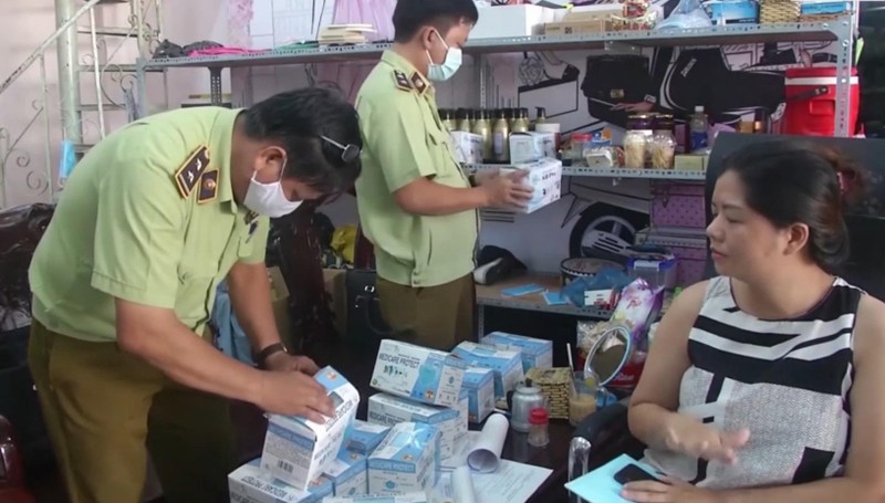 Lực lượng QLTT Cần Thơ kiểm tra số hàng hóa vi phạm tại cơ sở